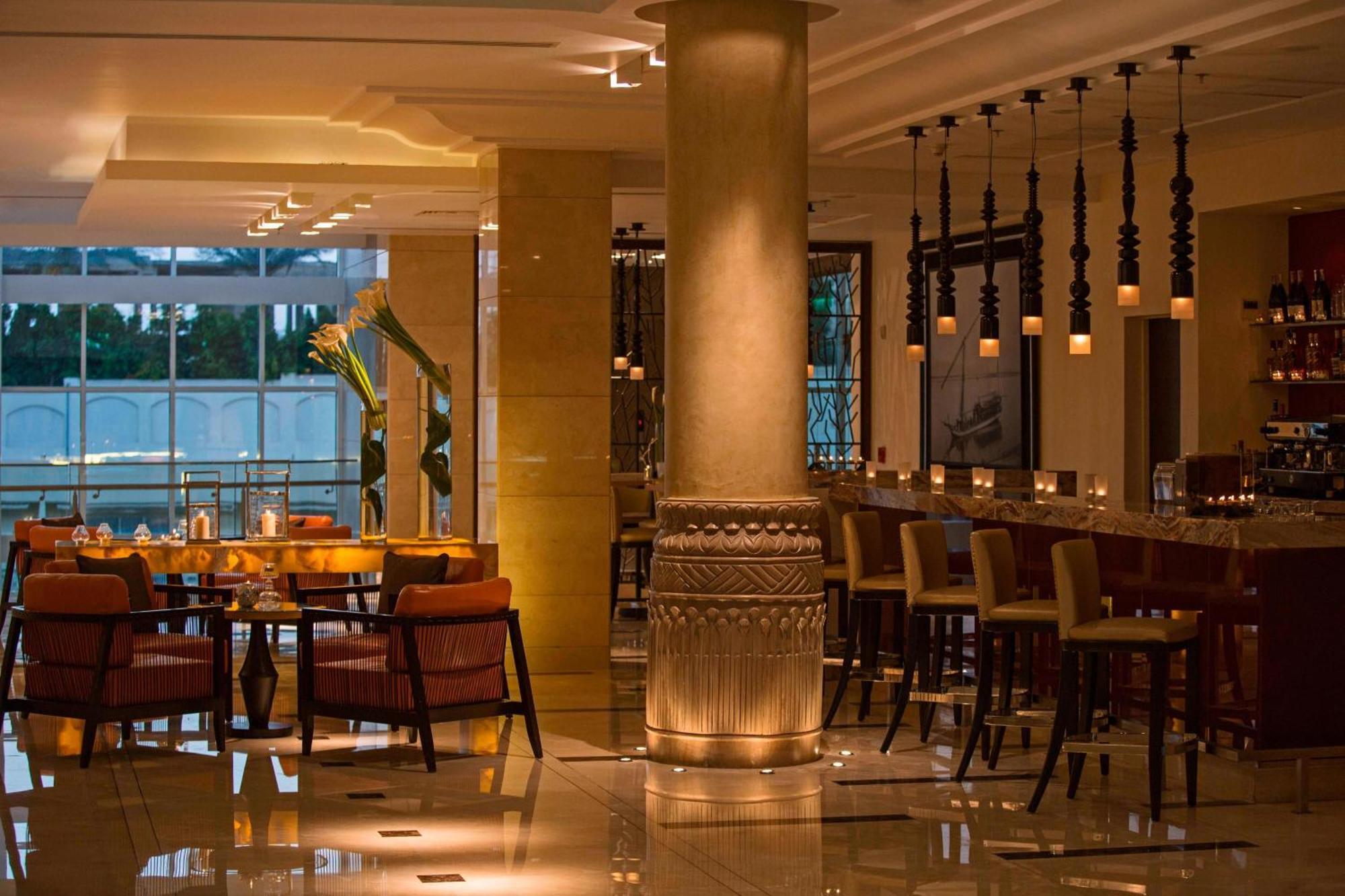Renaissance Cairo Mirage City Hotel Exterior foto The Bar