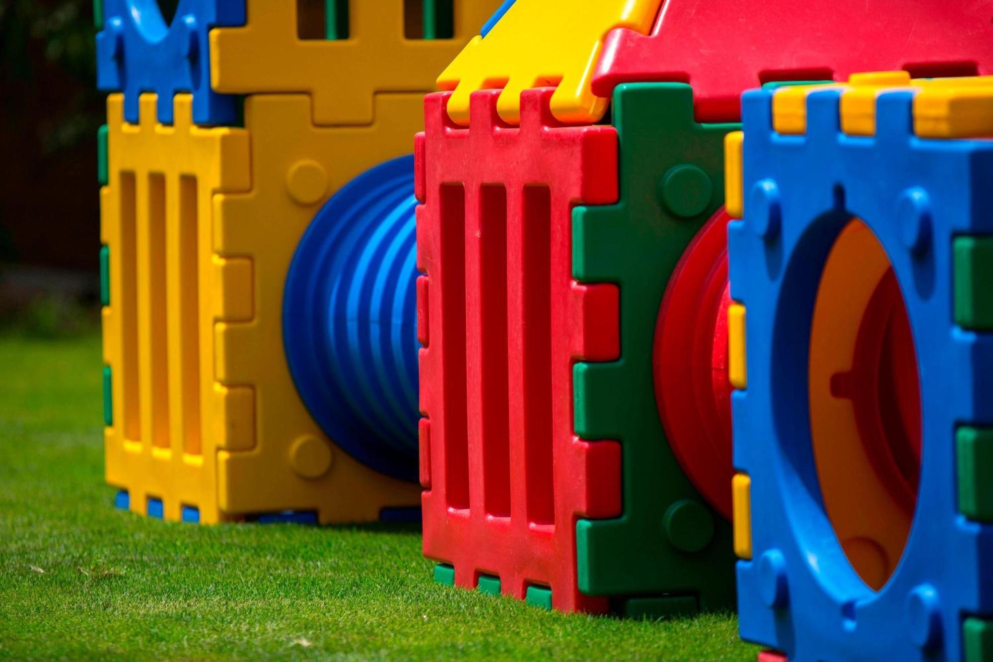 Renaissance Cairo Mirage City Hotel Exterior foto Playground equipment