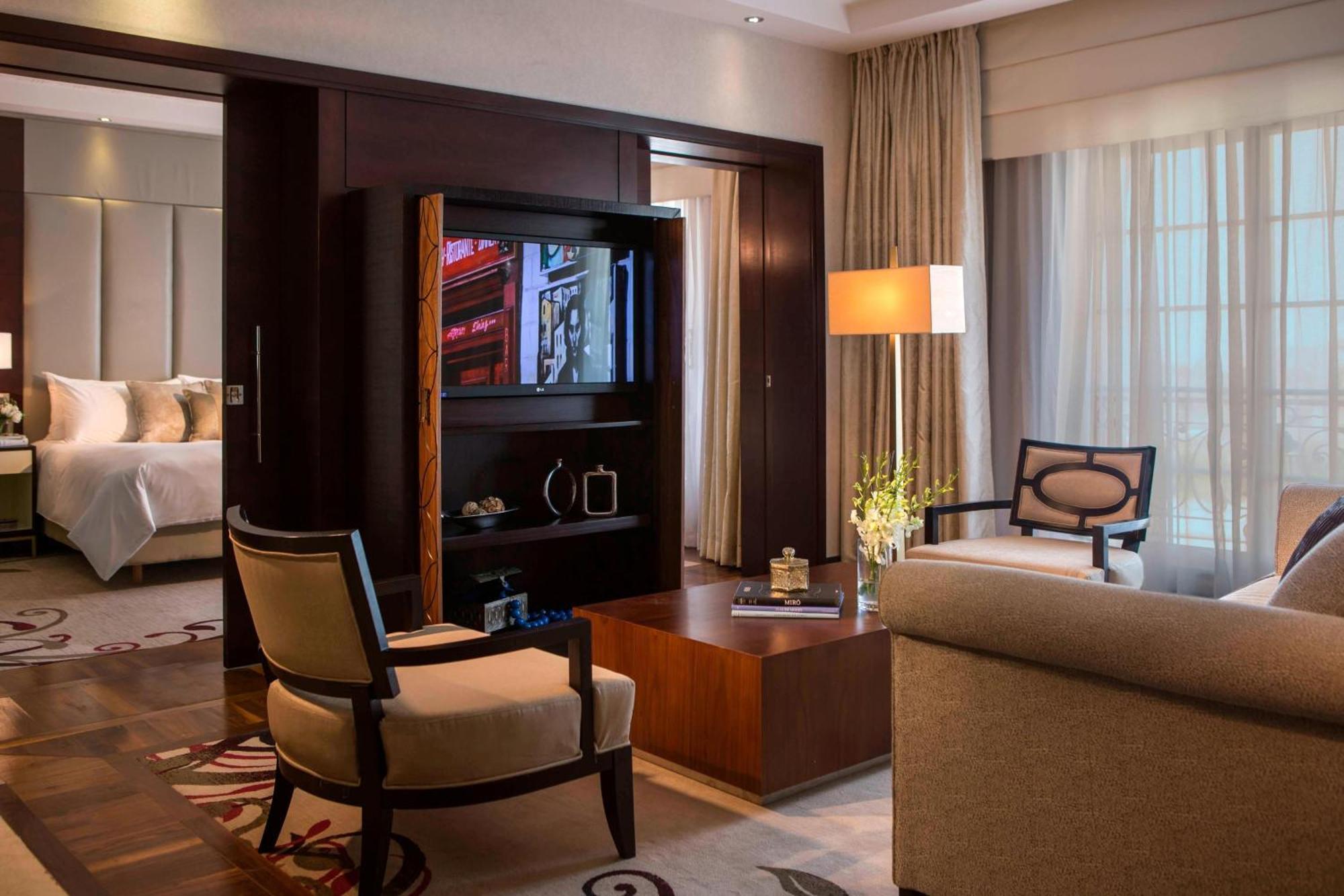 Renaissance Cairo Mirage City Hotel Exterior foto A suite at the Taj Mahal Palace, Mumbai